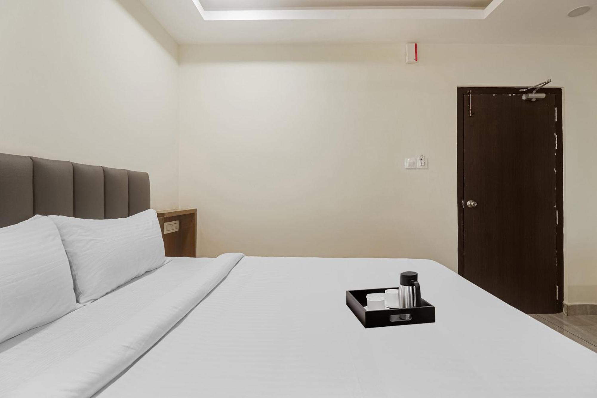 Treebo Trend DJ Grand Hotel Tirupati Buitenkant foto