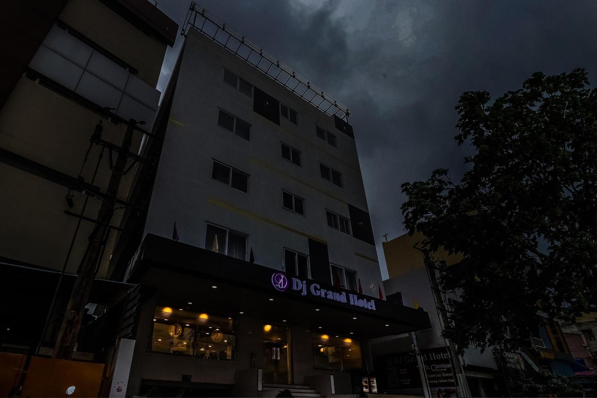 Treebo Trend DJ Grand Hotel Tirupati Buitenkant foto