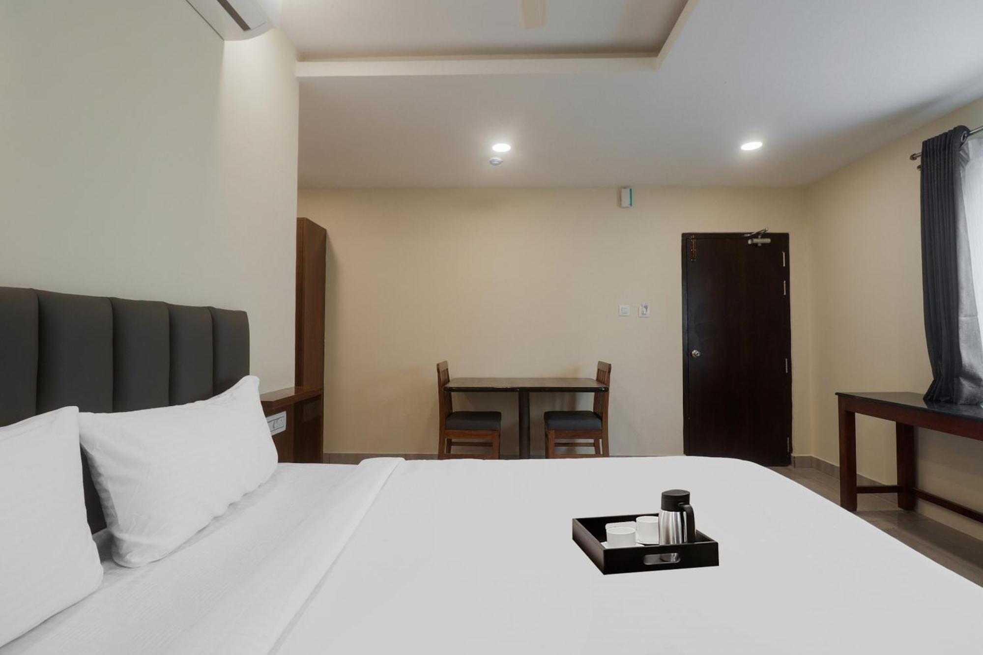 Treebo Trend DJ Grand Hotel Tirupati Buitenkant foto