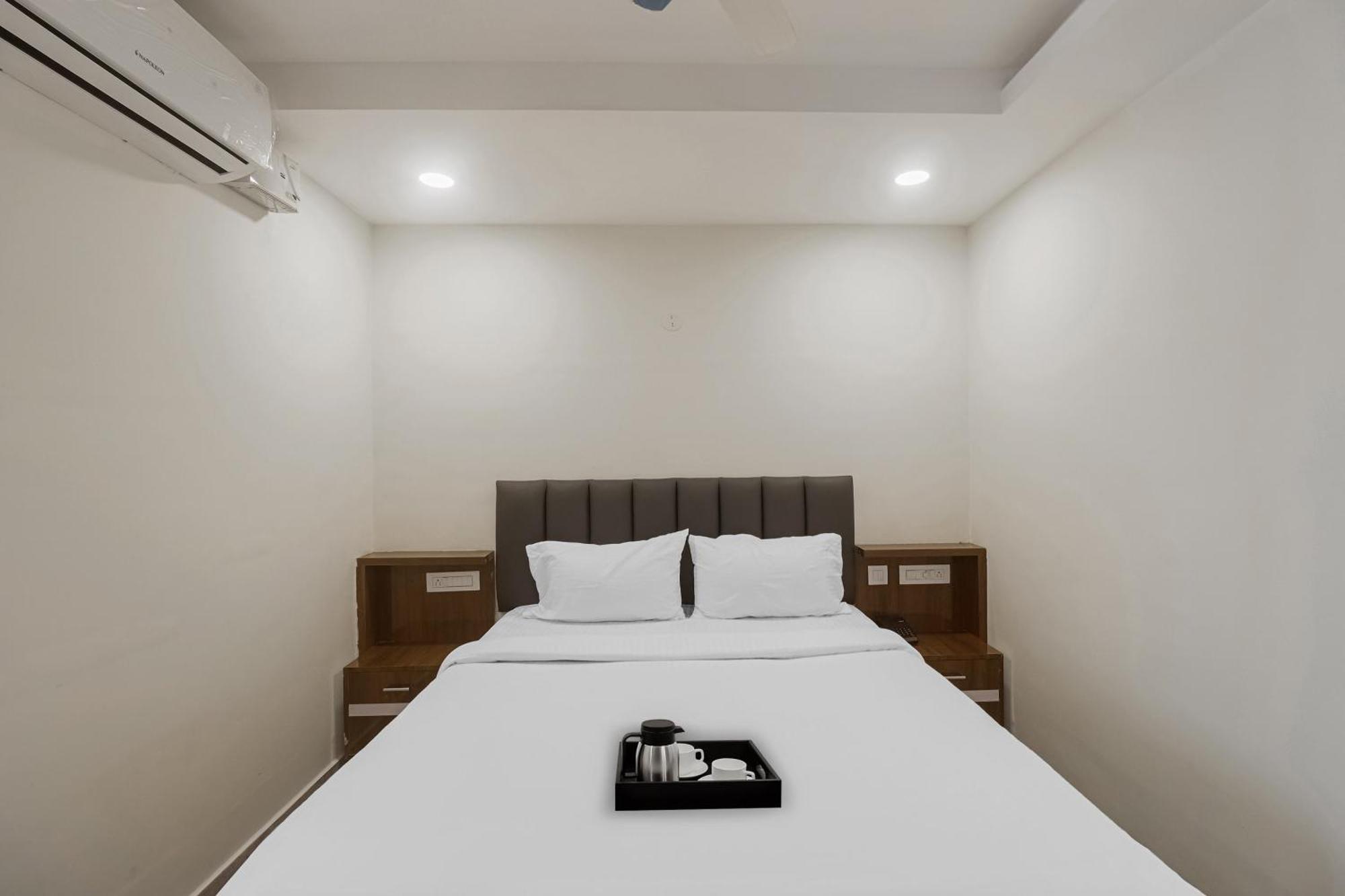 Treebo Trend DJ Grand Hotel Tirupati Buitenkant foto